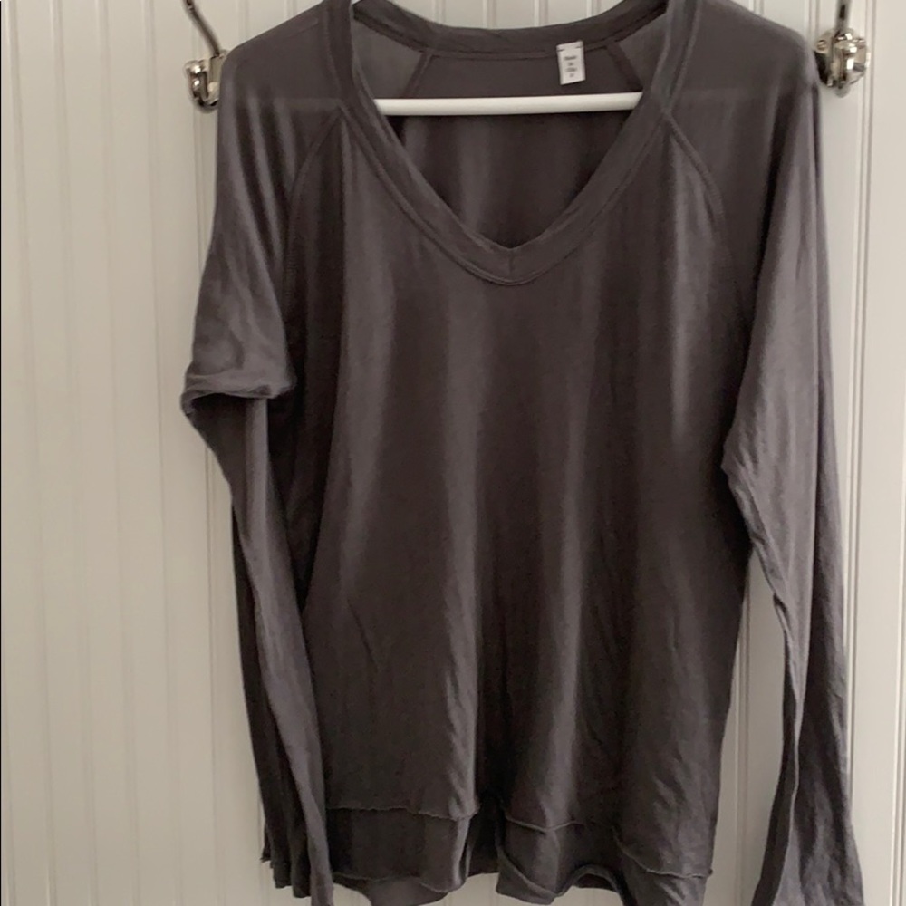 NWOT‎ WILT Ruffle Long Sleeve Tee in slate color.